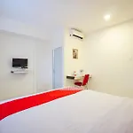 Super Oyo 1838 Cozy Home