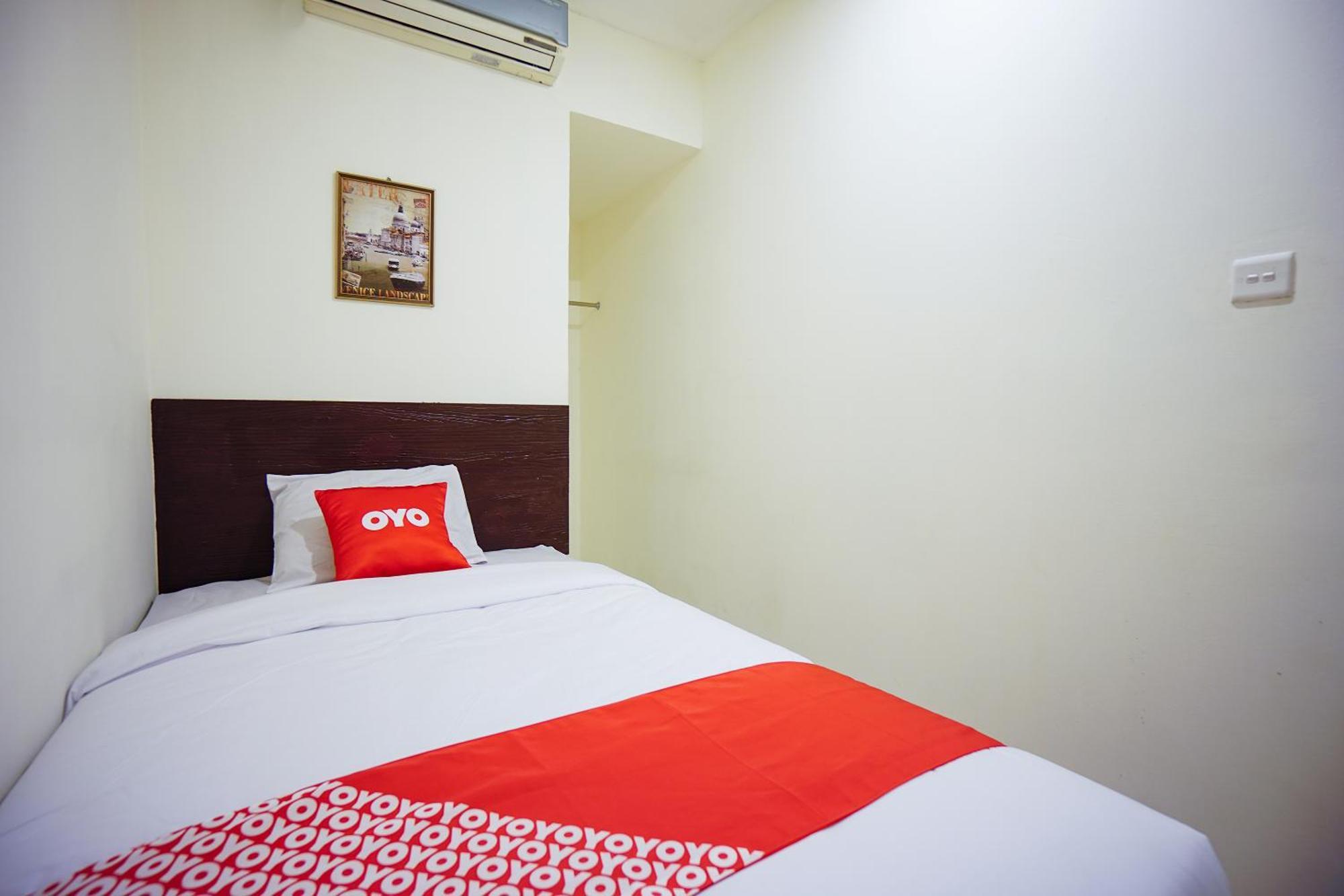 Hotel Super Oyo 1838 Cozy 2*